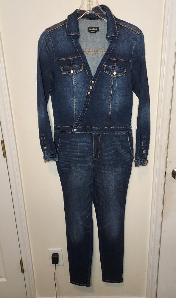 BEBE WOMEN'S DENIM JUMPSUIT